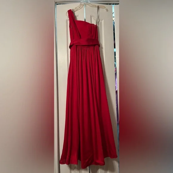 One-Shoulder Red Evening Gown - Picture 3 of 4